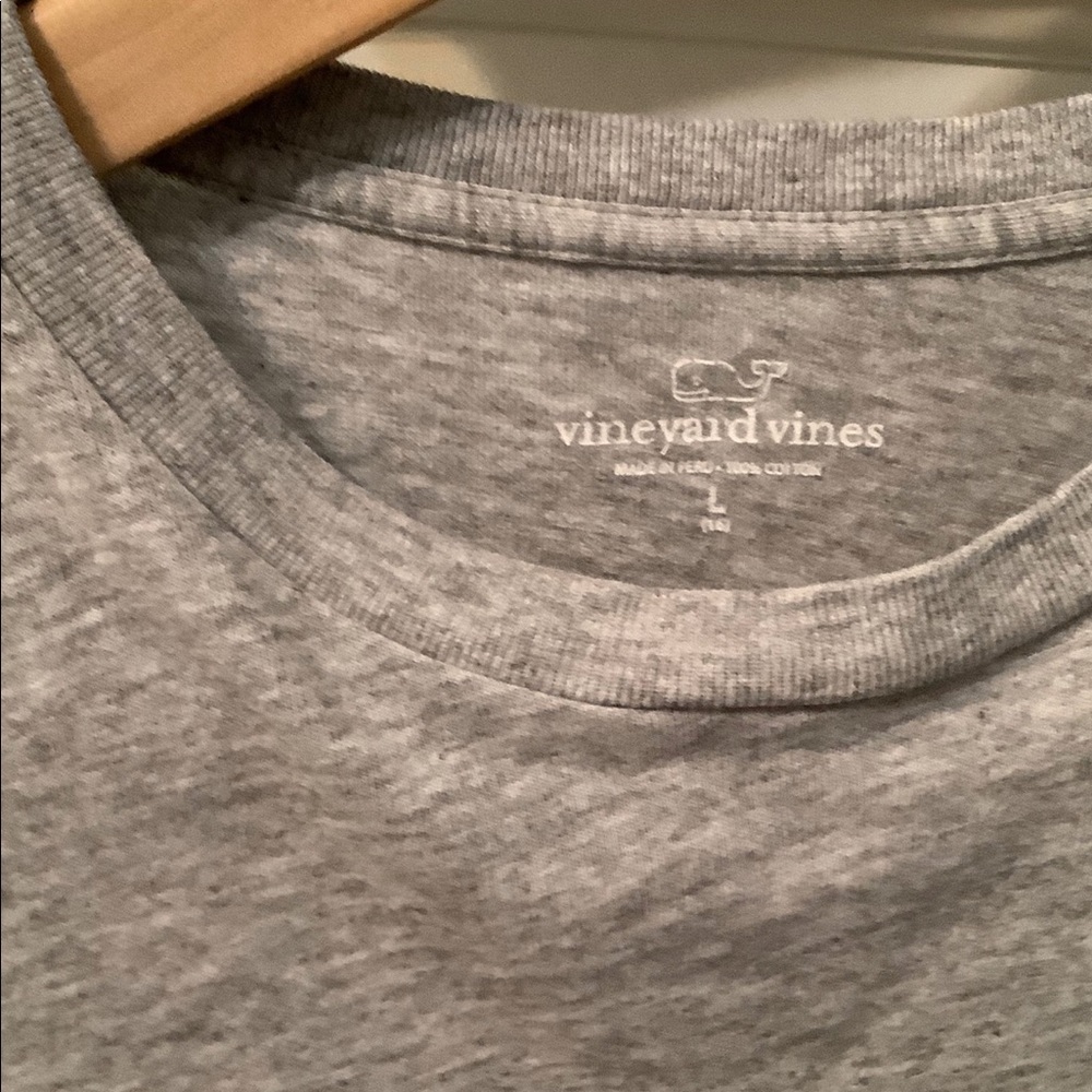 vineyard vines tee - Picture 2 of 3